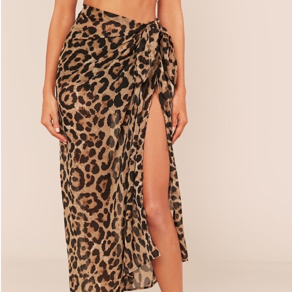🌟LAST ONE🌟 Leopard Wrap - Picture 2 of 7